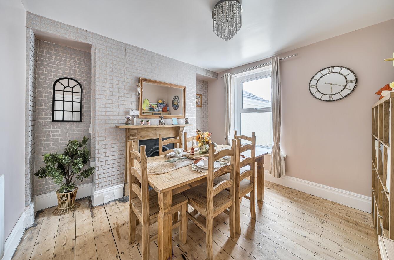 Llandafen Road, Llanelli, SA14 9BD